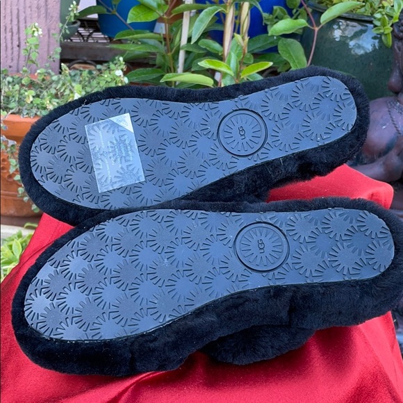 New UGG Brand Black Fuzz Yeah Slides Sz 8 - Picture 4 of 16
